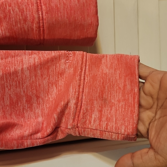 Under Armour  Pull Over Sweaters - Picture 6 of 6